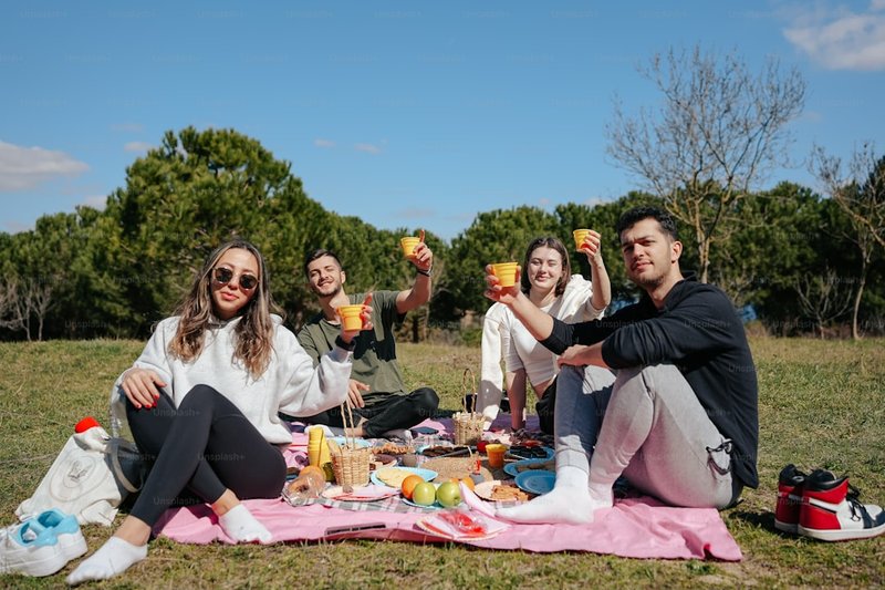 Labor Market Tightens as Retail Demand Grows